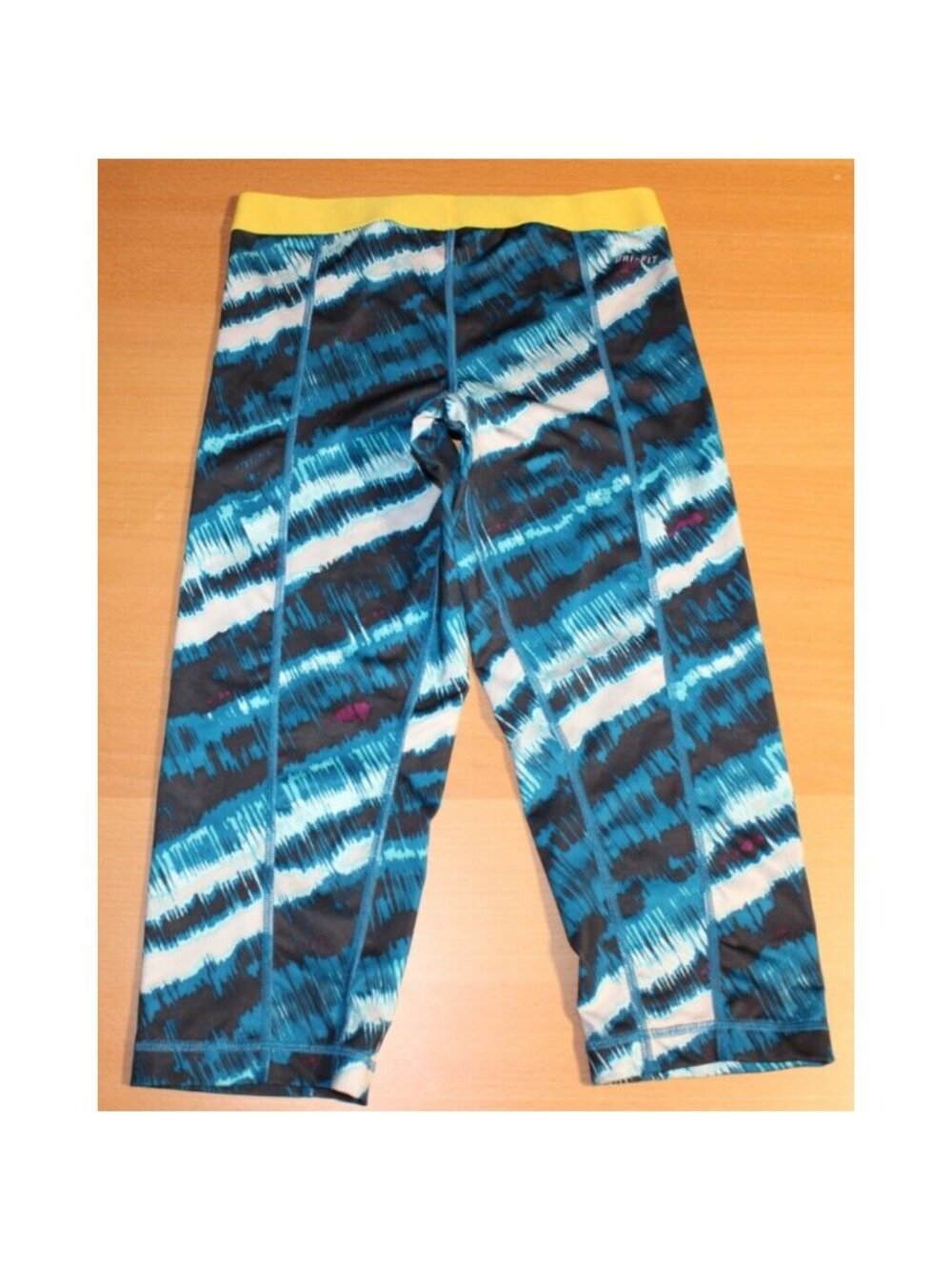 Nike Pro Dri-Fit Fitted Crop Capri Compression Leggings Tie-Dye Small 450861 - Picture 5 of 7